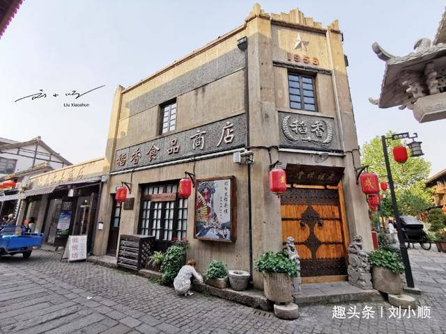 浦东江镇疫情最早爆发，迅速应对与全民参与的抗疫之战