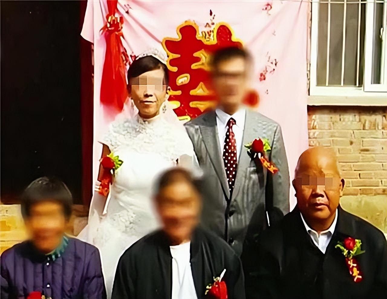 跪地守护患癌母亲的心路历程，最初的守护与坚持