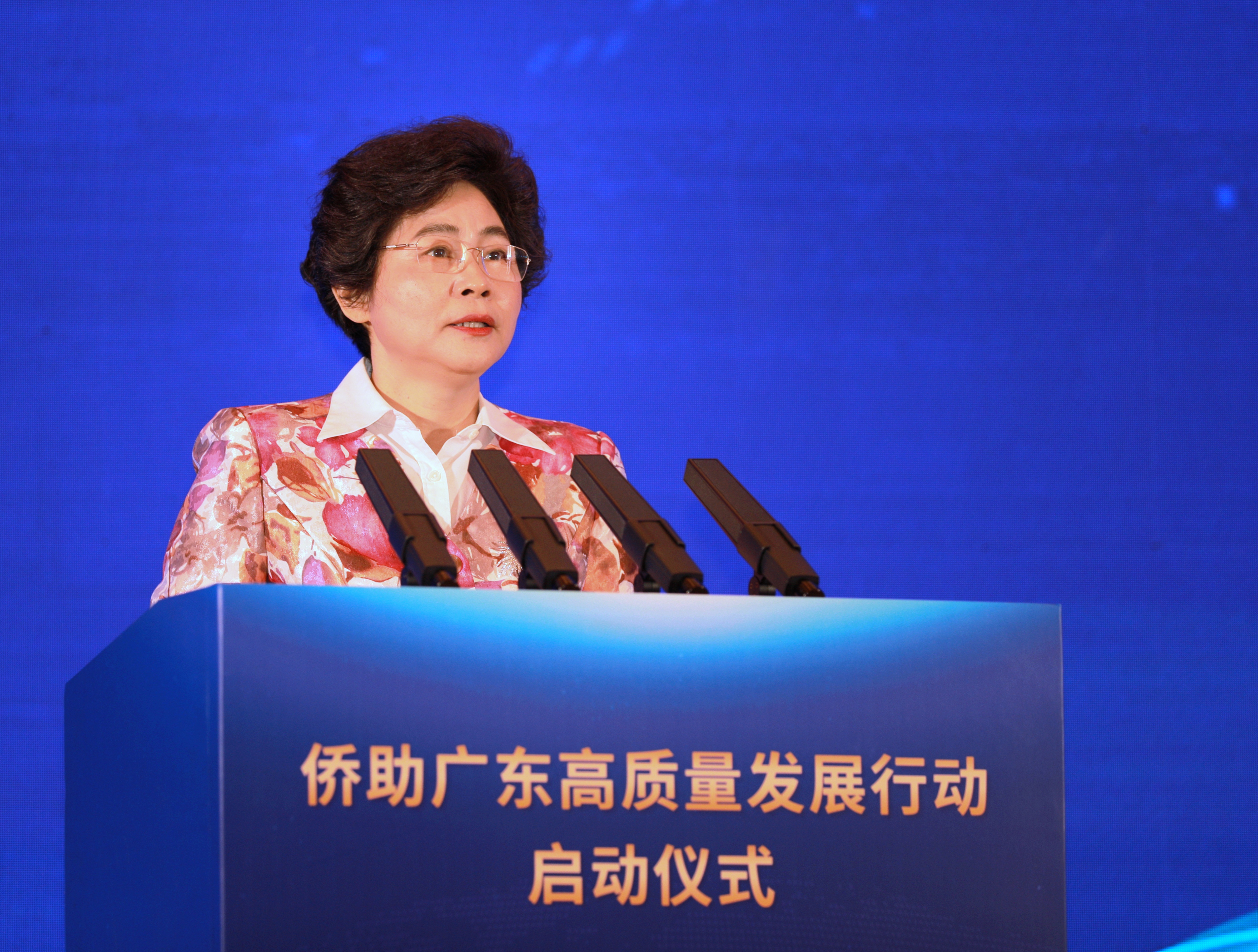 庞国梅职业生涯初探，早期任职与成长轨迹