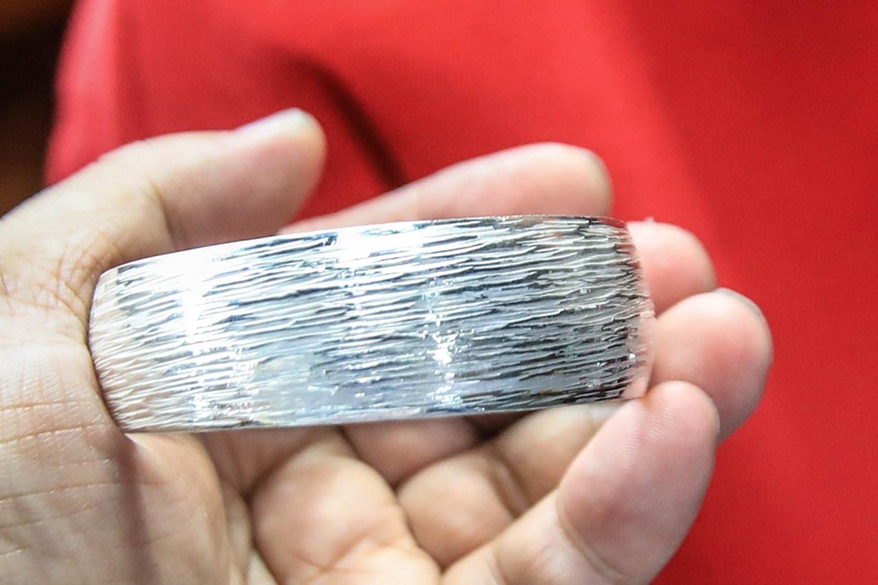 揭秘白银市场，探寻24小时白银最早价格揭秘！