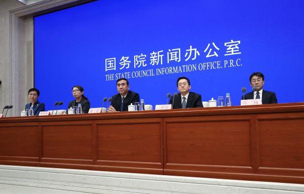 中国冠状病毒最早状态，历史回顾、挑战与应对策略
