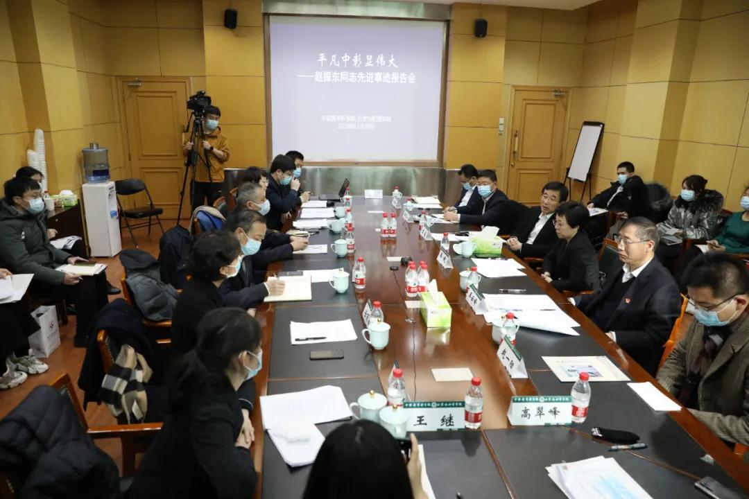 中国新冠疫苗问世，开创全球防疫新纪元